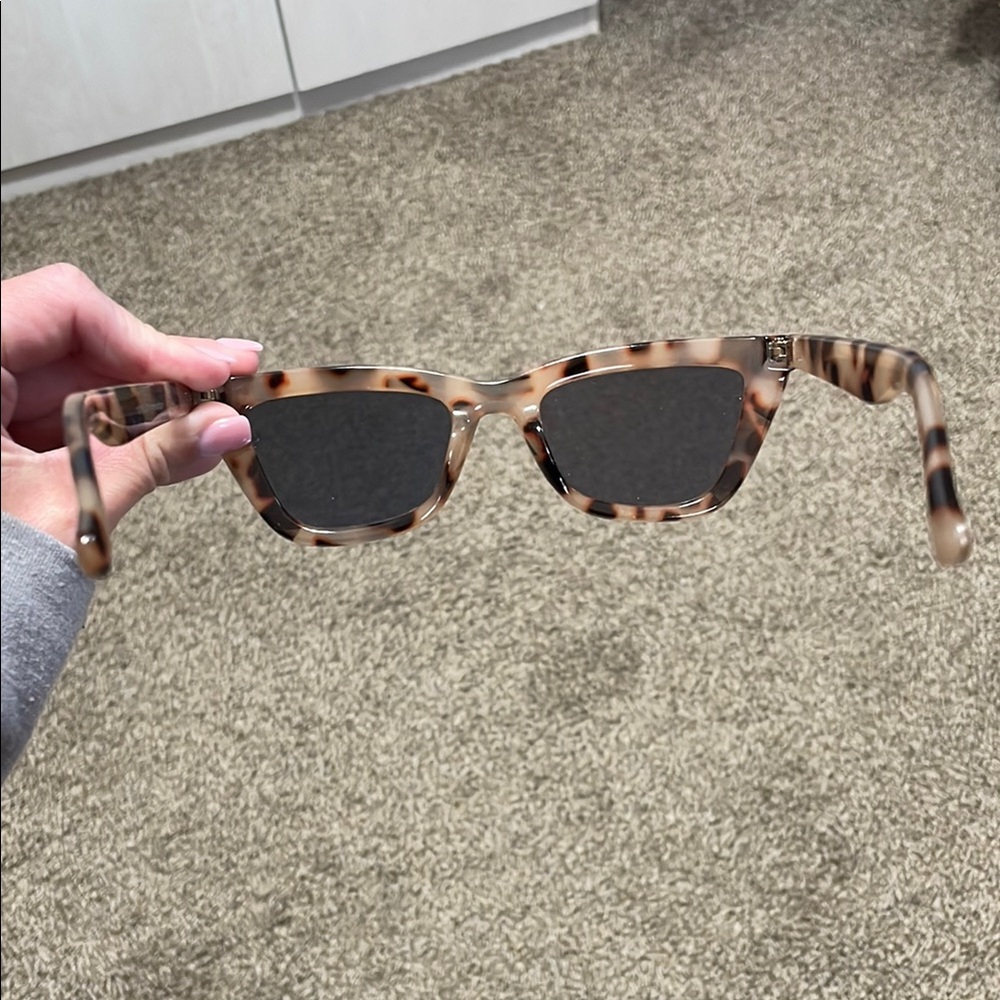 Tortoise Shell Cat-Eye Sunglasses - Picture 3 of 3